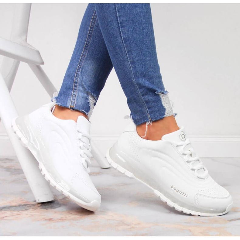 Valkoiset Bugatti urheilukengät JJ253094 valkoinen 2