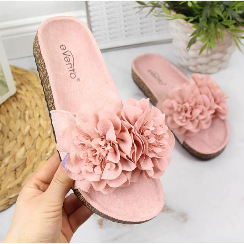 Tossut vaaleanpunaisilla kukilla eVentossa vaaleanpunainen 1