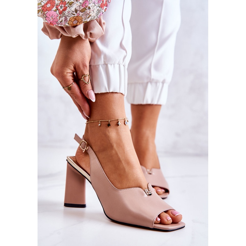 S.Barski Beige Fiorine sandaalit baarissa 1