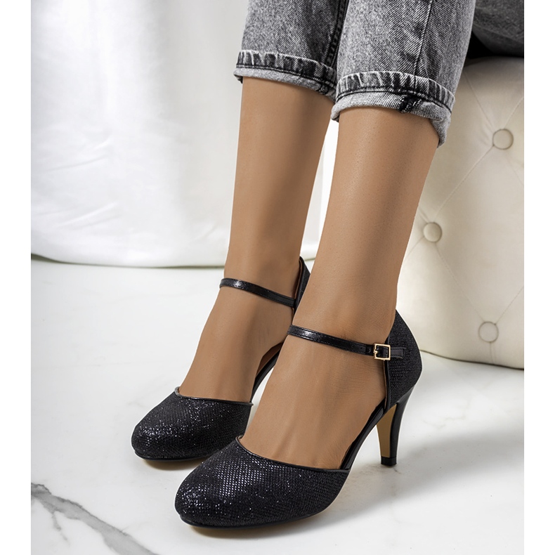 Mustat kiiltävät Rosetown pumput 1