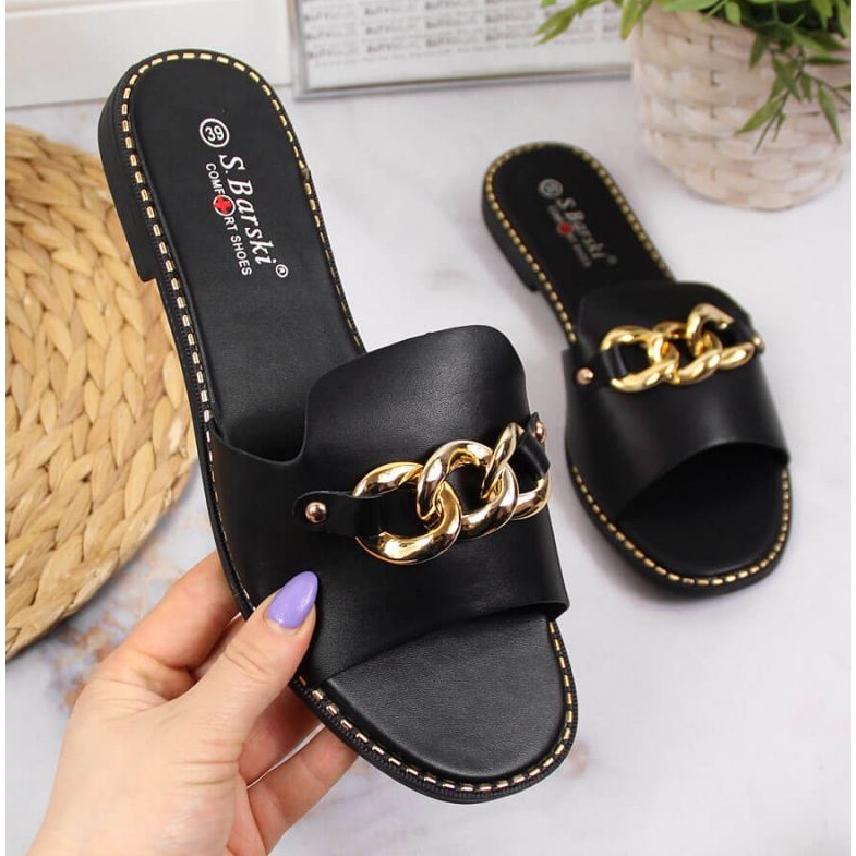 Mustat tossut ketjulla W S. Barski 1