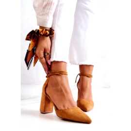 FB2 Pumput baarissa sidottu kameliletti ruskea keltainen 1