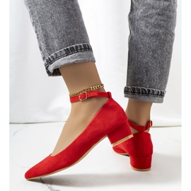 Punaiset pumput Samira-pilarissa punainen 1