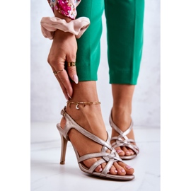 Nahkasandaalit korkokengät Laura Messi 2002 beige ja kulta 1