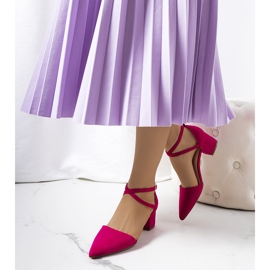 Vaaleanpunaiset pumput Hyden postissa vaaleanpunainen 1