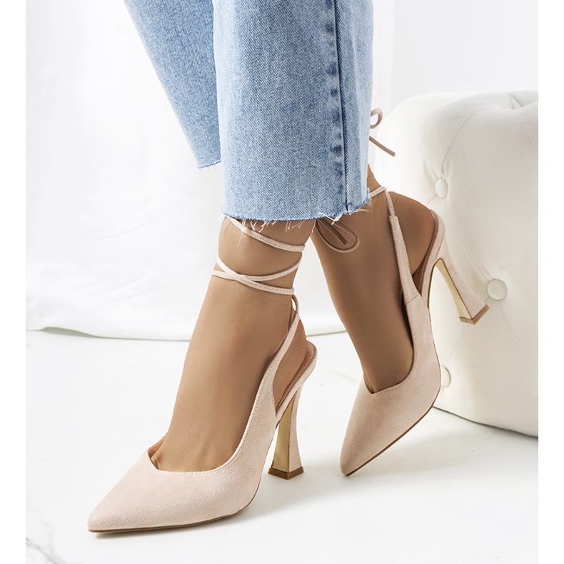 Beiget nauhapumput Lottipostissa 1