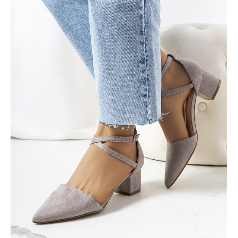 Harmaat pumput Hyden postissa 1