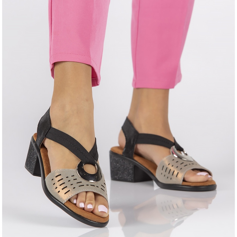 Nahkasandaalit Filippo DS2308 / 22 Bk Go musta ja kulta kultainen 1