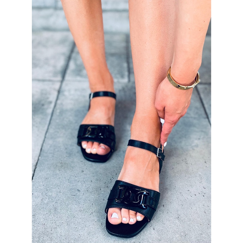 Iona Mustat matalakorkoiset sandaalit 2