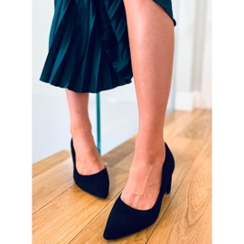 Pumput Durga Black -tolppaan musta 1