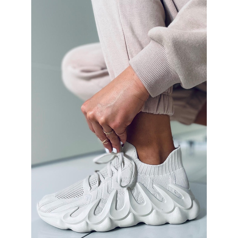 Ineng Beige urheilukengät 1