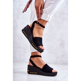 Vinceza Naisten mokkanahkasandaalit, musta Cortena 2