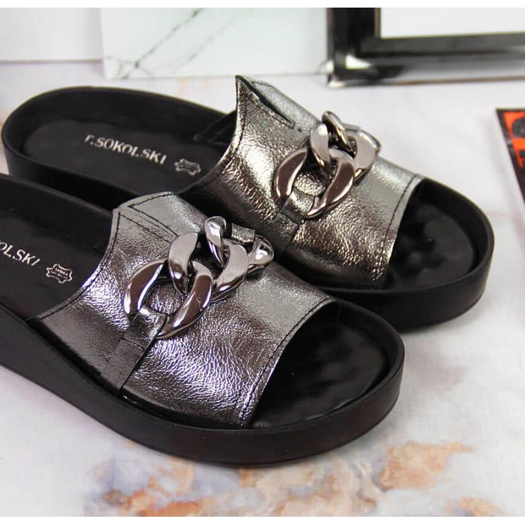 Nahkaiset tossut ketjulla T.Sokolski W SCA161 hopea 2