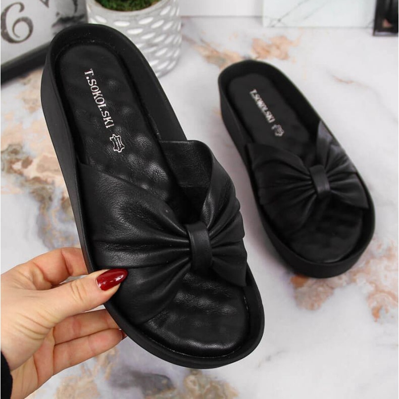 Nahkaiset tossut kiilalla T.Sokolski W SCA162A musta 1