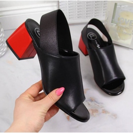 Nahkasandaalit kuminauhalla Filippo W PAW352 musta 1 Nahkasandaalit kuminauhalla Filippo W PAW352 musta 1