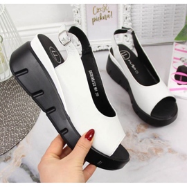 Nahkasandaalit kiilalla Filippo W PAW360A valkoinen 1