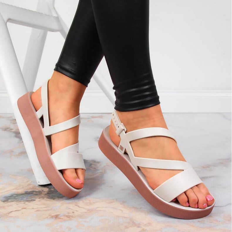 Isostar Zaxy W JJ285053 kermanväriset roomalaiset sandaalit beige ekru 2