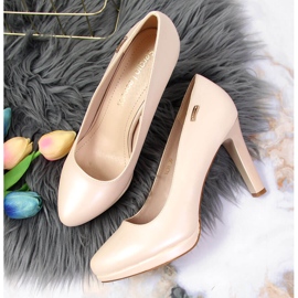 Pumput helmiäisbeigellä Sergio Leonella 2