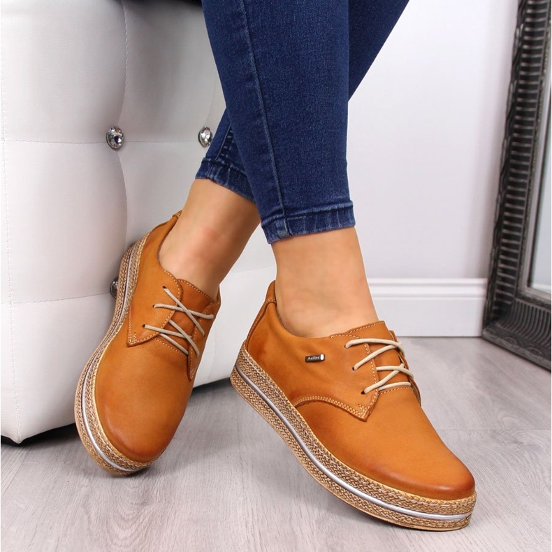 Naisten nahkakengät alustalla vaaleanruskeat Helios 380 1