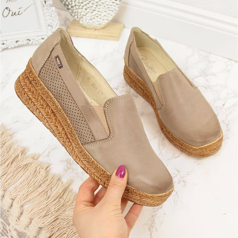 Naisten nahkakengät beigellä kiilalla Helios 350 2