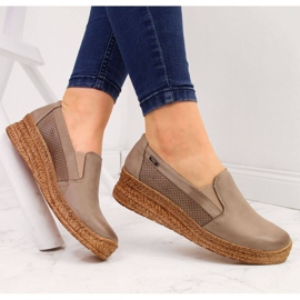 Naisten nahkakengät beigellä kiilalla Helios 350 1