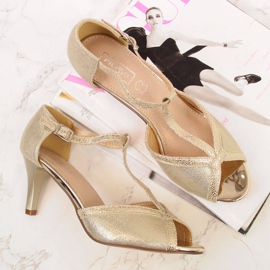 Tyylikkäät avokärkiset kultaiset naisten sandaalit Filippo kultainen 2