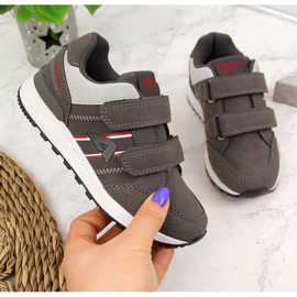 Urheilupoikien harmaa American Club -tarranauha 1