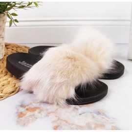 Naisten beigenväriset Jezzi-tossut turkisella 1