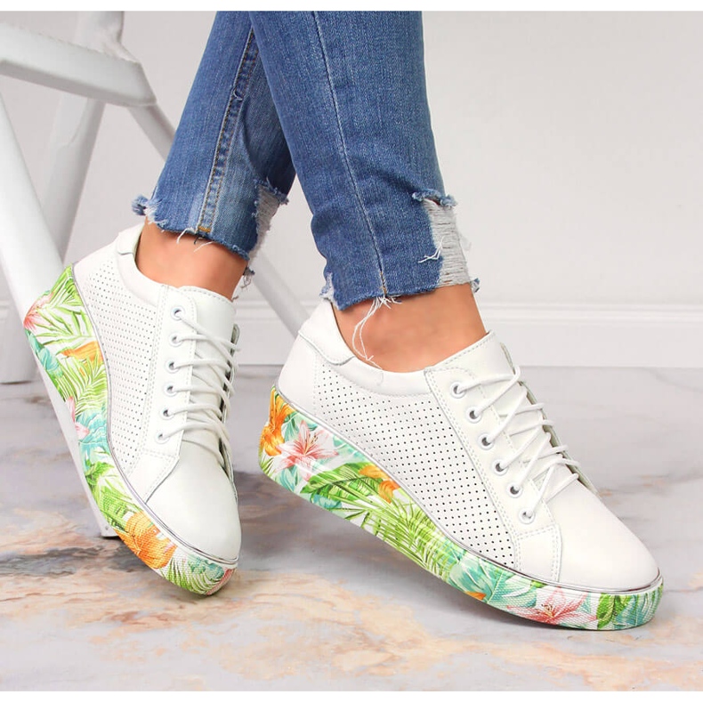 Naisten nahkakengät kiilavalkoisella Artikerilla valkoinen 1