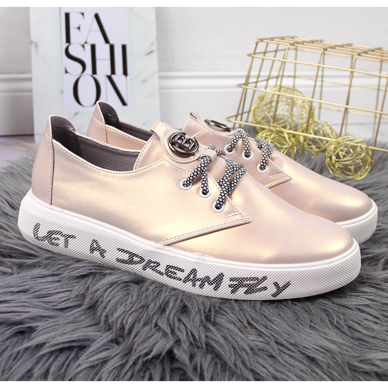 S.Barski Naisten brogues helmenpunaisella S. Barski alustalla vaaleanpunainen 2