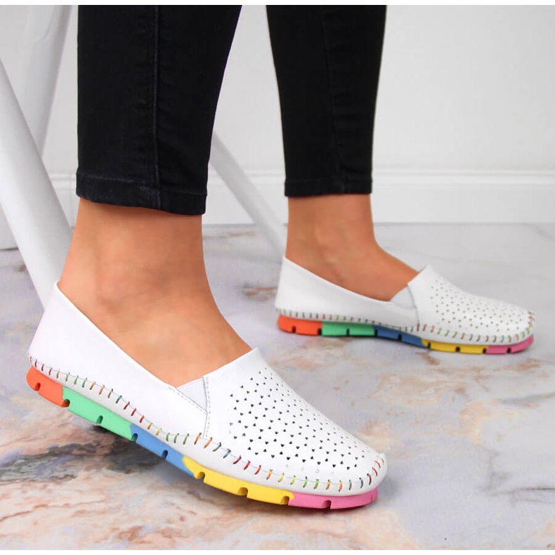 Mukavat valkoiset Artiker-nahkaiset naisten kengät 2