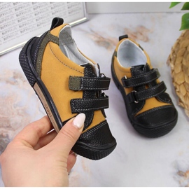 Poikien kengät tarranauhalla kameli Kornecki 6823 ruskea musta 1