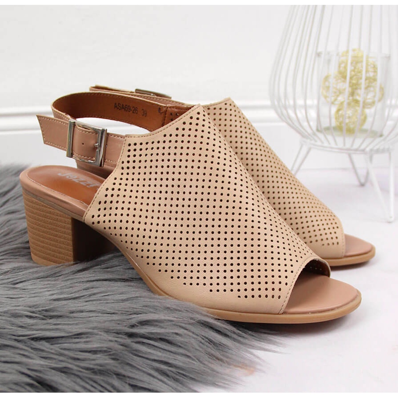 Naisten sandaalit, harjakattoinen, beige Jezzi 2