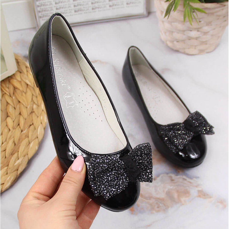 S.Barski Tyttöjen mustat patenttibaleriinat S. Barski 1