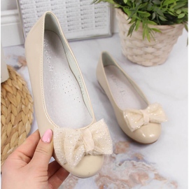 S.Barski Tyttöjen beige-patenttibaleriinat S. Barski 1