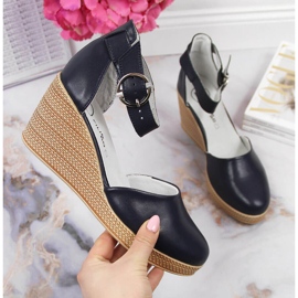 Naisten nahkasandaalit laivastonsinisellä kiilalla Filippo laivastonsininen 1