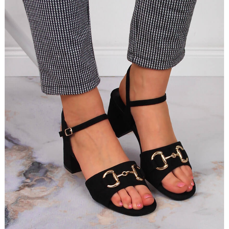 S.Barski Mustat naisten sandaalit pylväässä, jossa S. Barskin koriste 2