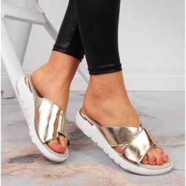 S.Barski Naisten kultalakatut nahkatossut S. Barski kultainen 1