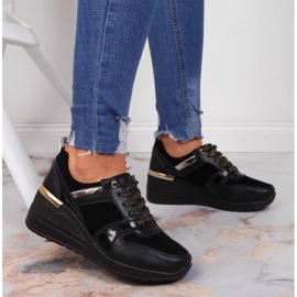 S.Barski Nahkaiset naisten kengät mustalla kiilanauhalla S. Barski 2