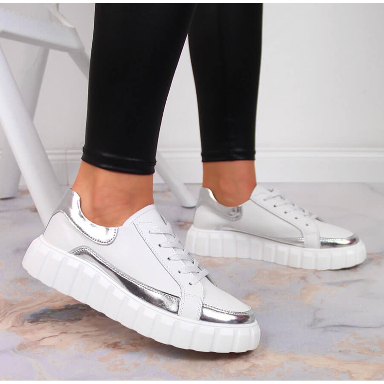 S.Barski Naisten nahkakengät valkoisella S. Barski -tasolla valkoinen hopea 2