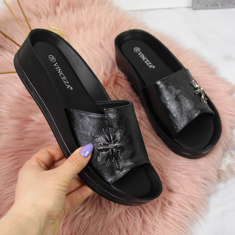 Naisten mustat kiilatossut, joissa rusetti Vinceza 1