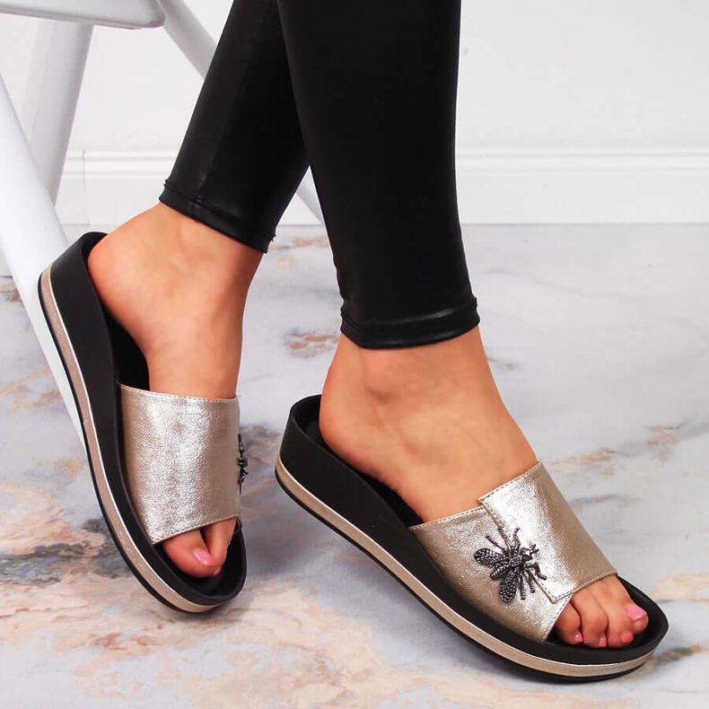 Naisten kultaiset kiilatossut Vinceza-rusetilla kultainen 1