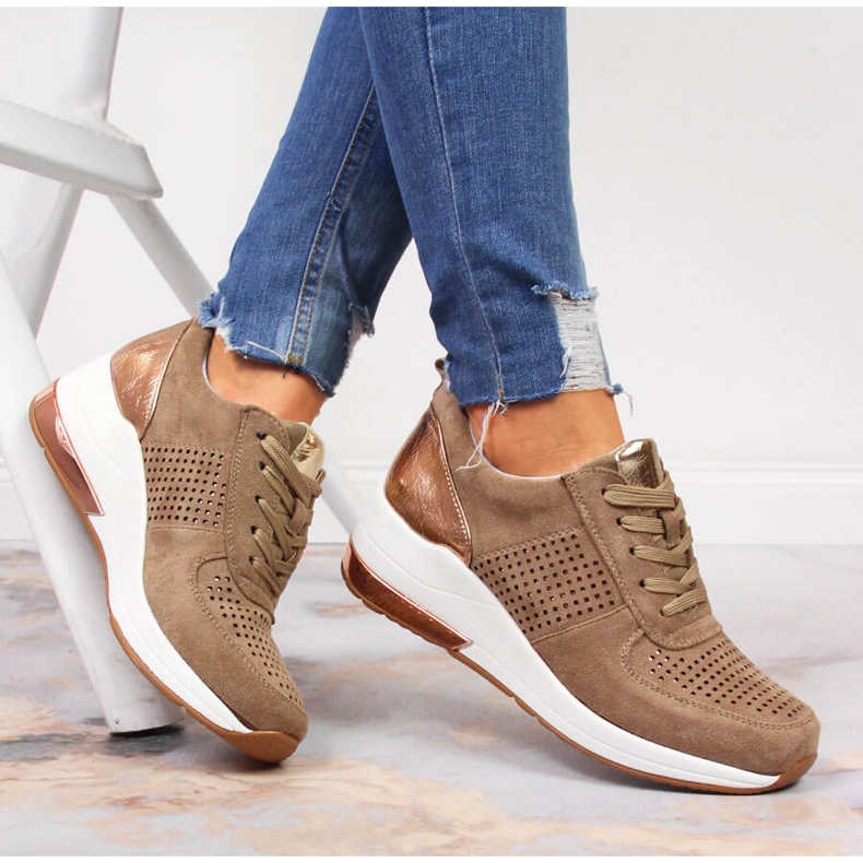 Naisten beigenväriset kiilakengät Jezzi 1