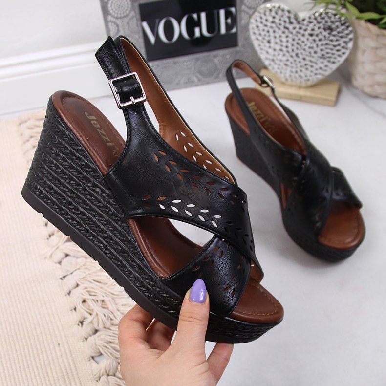 Naisten mustat kiila sandaalit Jezzi 1