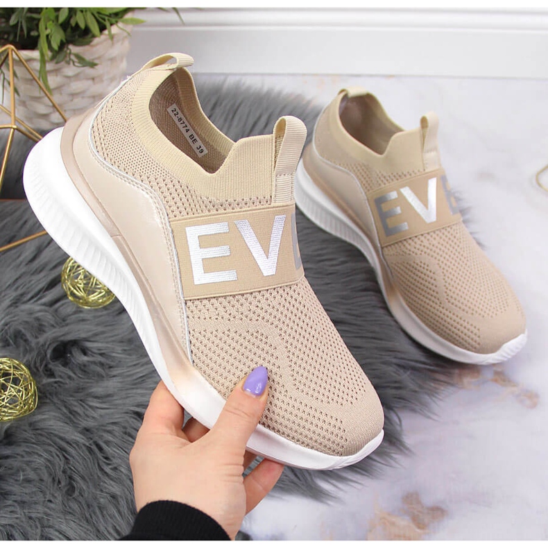 Naisten urheilukengät beige Vinceza 1