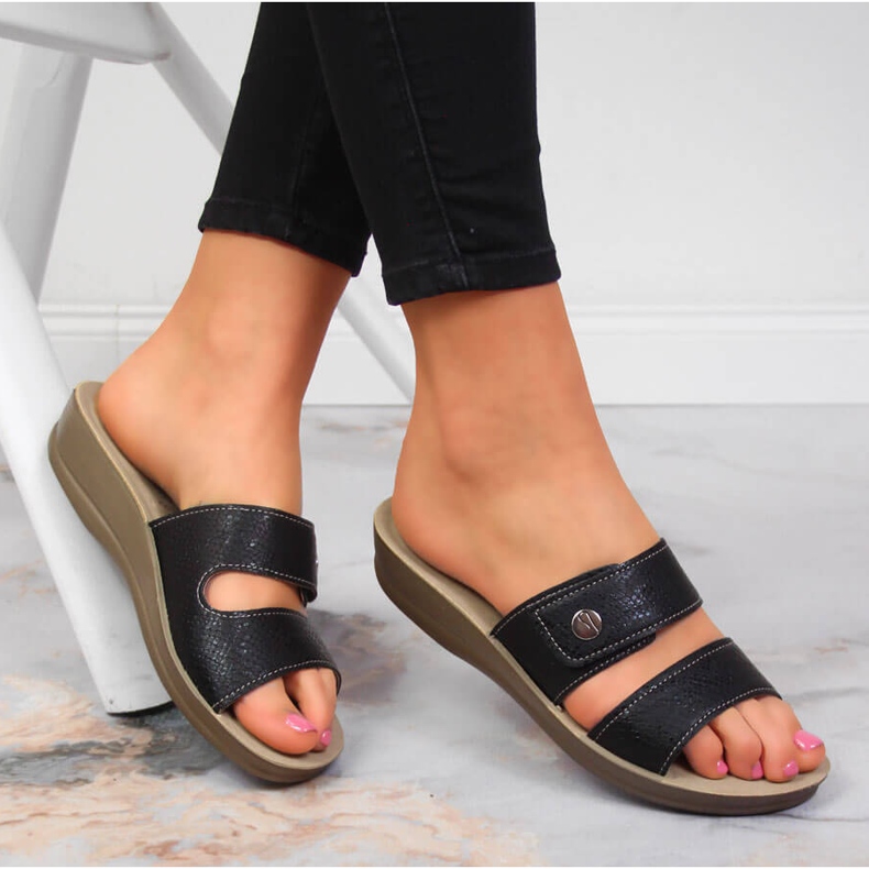 Mustat Inblu naisten mustat tarranauhatossut 1