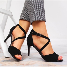 Mustat Sergio Leonen naisten sandaalit korkokengissä 1