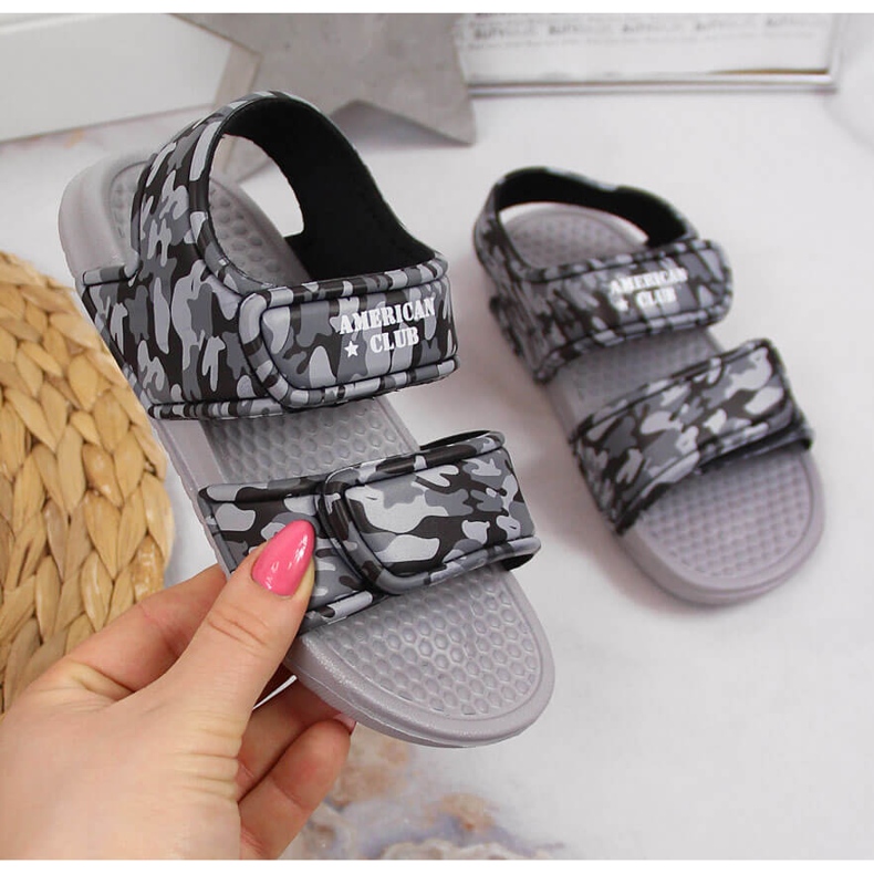 Poikien harmaat vaahtomuovisandaalit, joissa tarranauha American Club 1