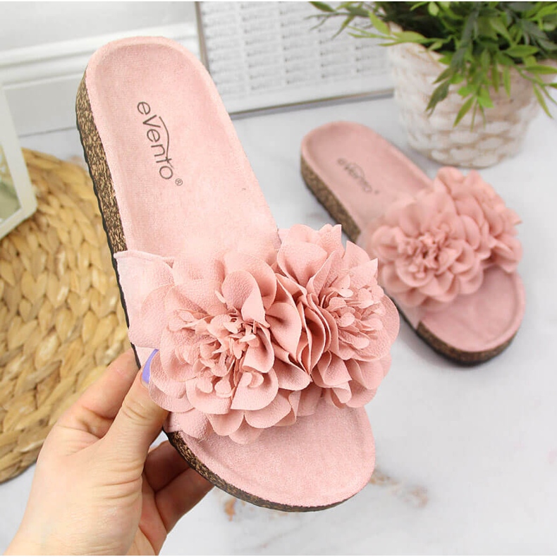 Naisten vaaleanpunaiset tossut kukilla eVento vaaleanpunainen 1