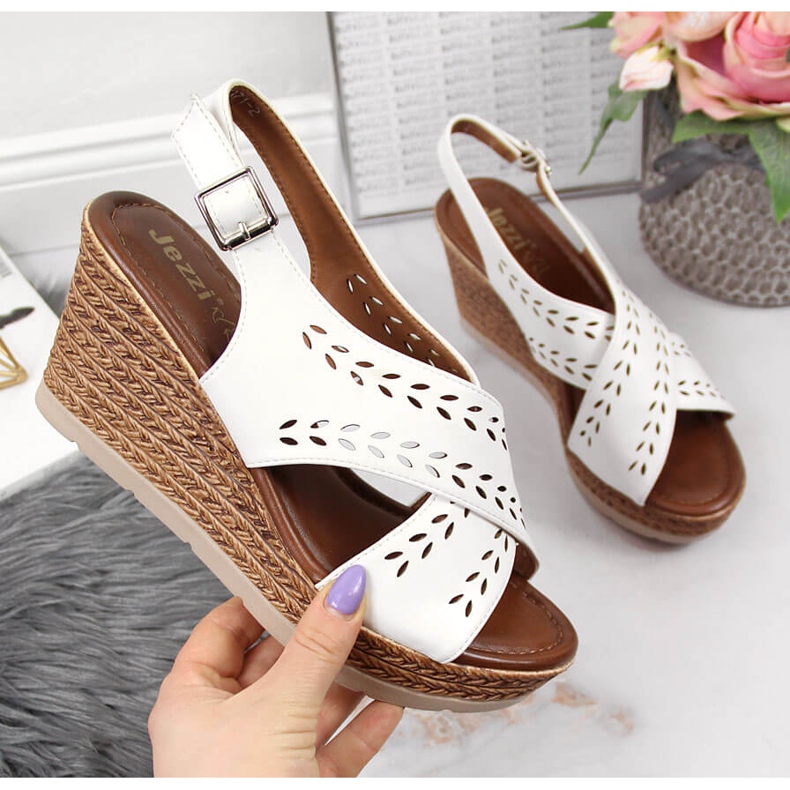 Naisten valkoiset kiila sandaalit Jezzi valkoinen 1